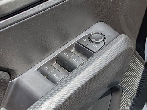Used 2023 Chevrolet Colorado W/T RWD image 11
