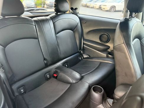 Used 2018 MINI Cooper 2-Door Hardtop image 16
