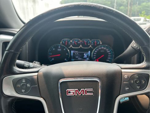Used 2018 GMC Sierra 1500 SLE w/ SLE Value Package AWD/4WD image 10