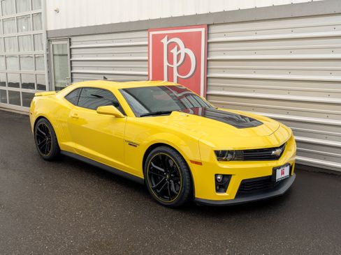 Used 2015 Chevrolet Camaro ZL1 image 36