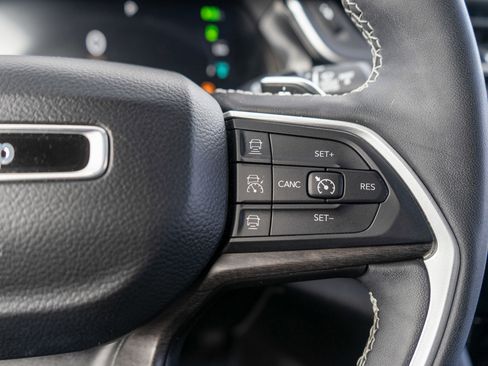 Used 2022 Jeep Grand Cherokee Limited 4xe w/ Luxury Tech Group II image 28