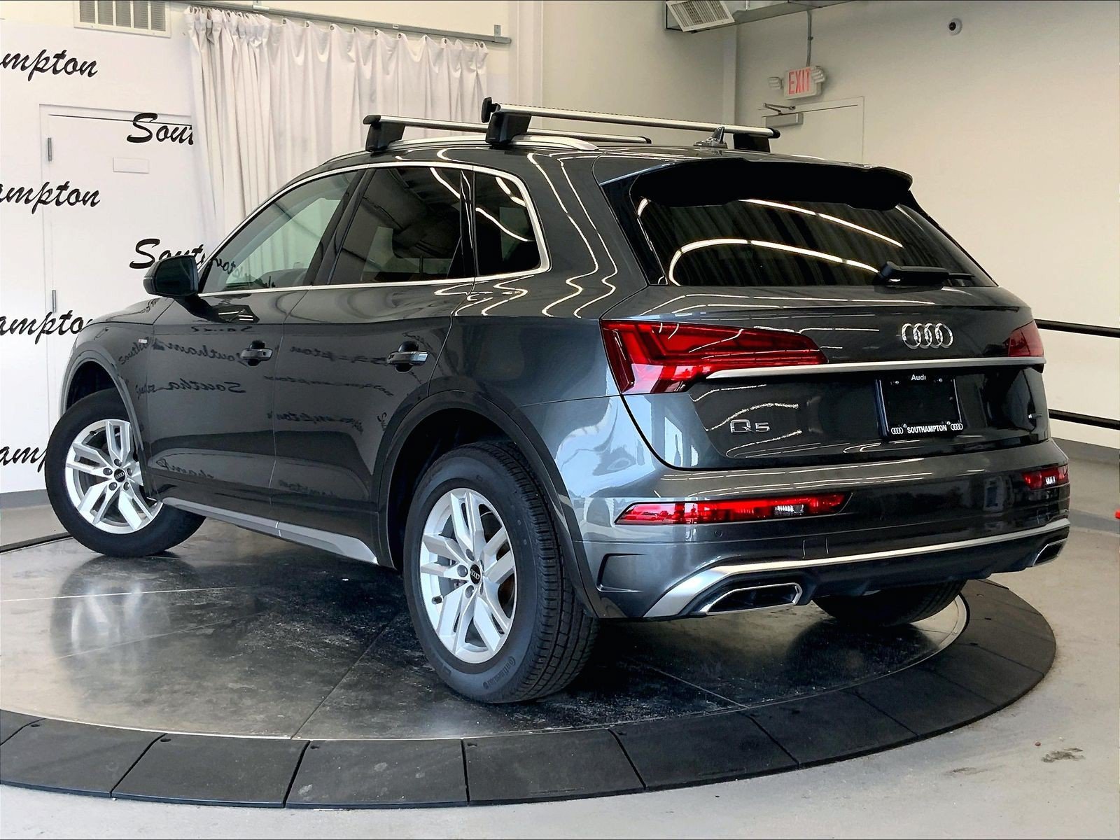 Certified 2023 Audi Q5 2.0T Premium w/ Convenience Package AWD/4WD image 9