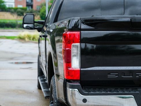 Used 2019 Ford F250 Lariat w/ Lariat Ultimate Package AWD/4WD image 19