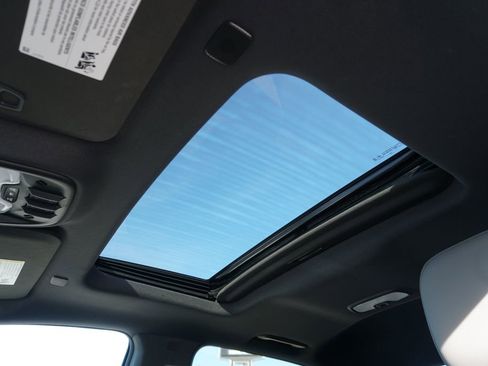 Used 2024 Chevrolet Colorado ZR2 w/ Safety Package image 17