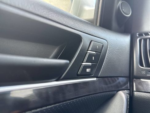 Used 2011 Hyundai Veracruz Limited w/ Navigation Pkg 3 image 16