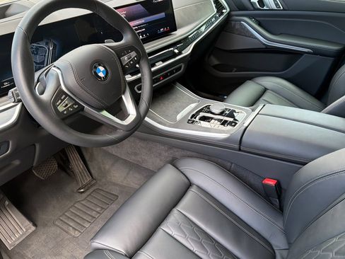 Used 2025 BMW X5 xDrive40i w/ Premium Package AWD/4WD image 11