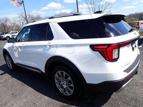 Used 2025 Ford Explorer Platinum AWD/4WD image 4