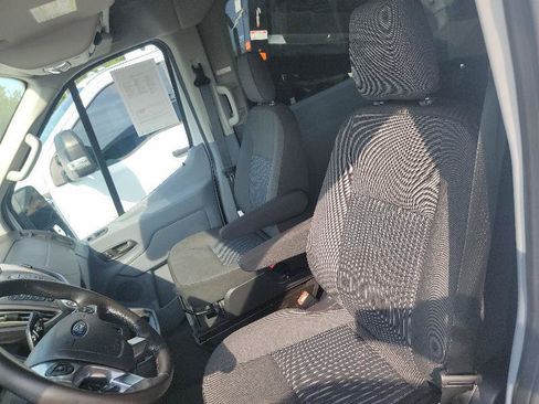 Used 2019 Ford Transit 150 XLT RWD image 11