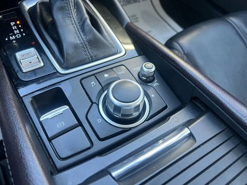 Used 2018 MAZDA MAZDA3 Touring image 20
