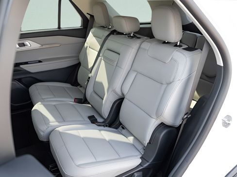 New 2026 Ford Explorer Active w/ Active Comfort Package RWD image 16