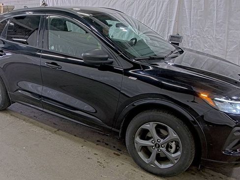 Used 2023 Ford Escape ST-Line image 3