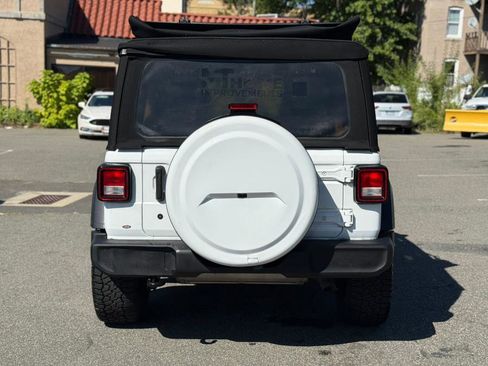 Used 2018 Jeep Wrangler Unlimited Sport S image 9