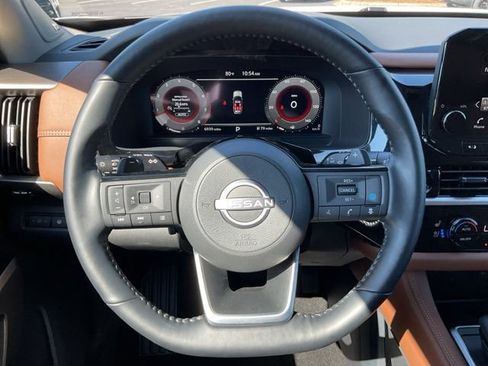 Used 2025 Nissan Pathfinder Platinum AWD/4WD image 26