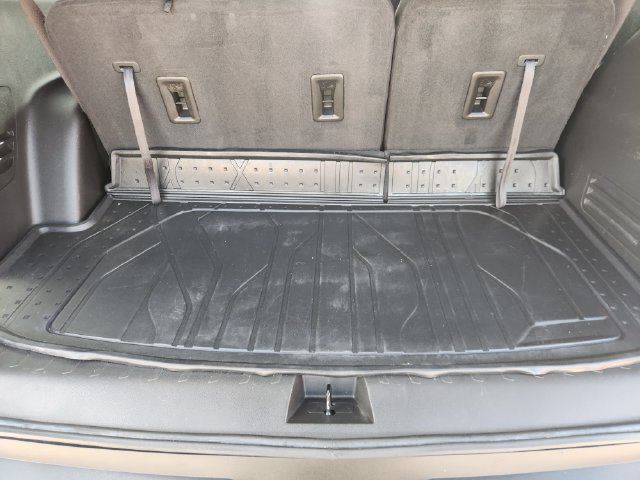 Used 2023 Chevrolet Traverse LT FWD image 32