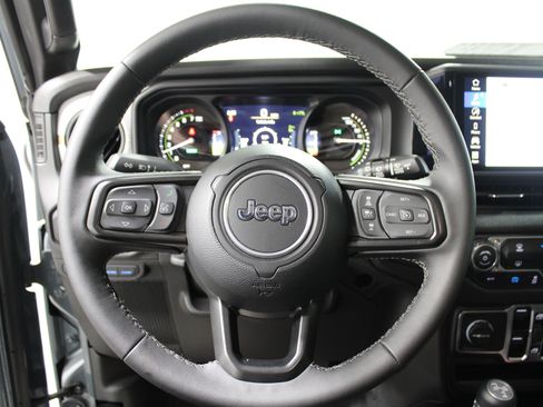 Used 2025 Jeep Wrangler Unlimited Sport S 4xe AWD/4WD image 9