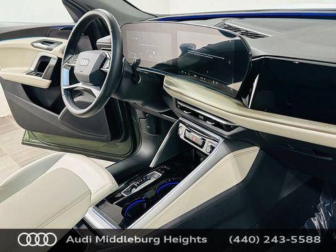 Certified 2025 Audi Q5 Premium w/ Convenience Package AWD/4WD image 9