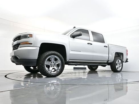 Used 2018 Chevrolet Silverado 1500 Custom w/ Custom Value Package image 39