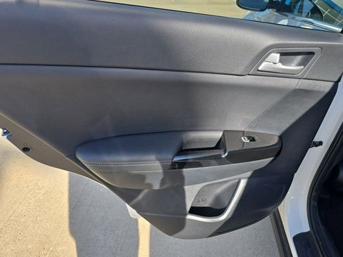 Used 2022 Kia Sportage EX w/ EX Technology Package image 11