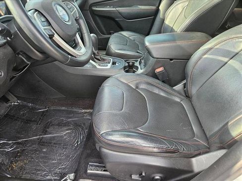 Used 2016 Jeep Cherokee Trailhawk w/ Comfort/Convenience Group image 17