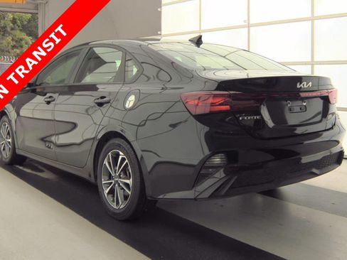 Used 2024 Kia Forte LXS w/ LXS Technology Package FWD image 5