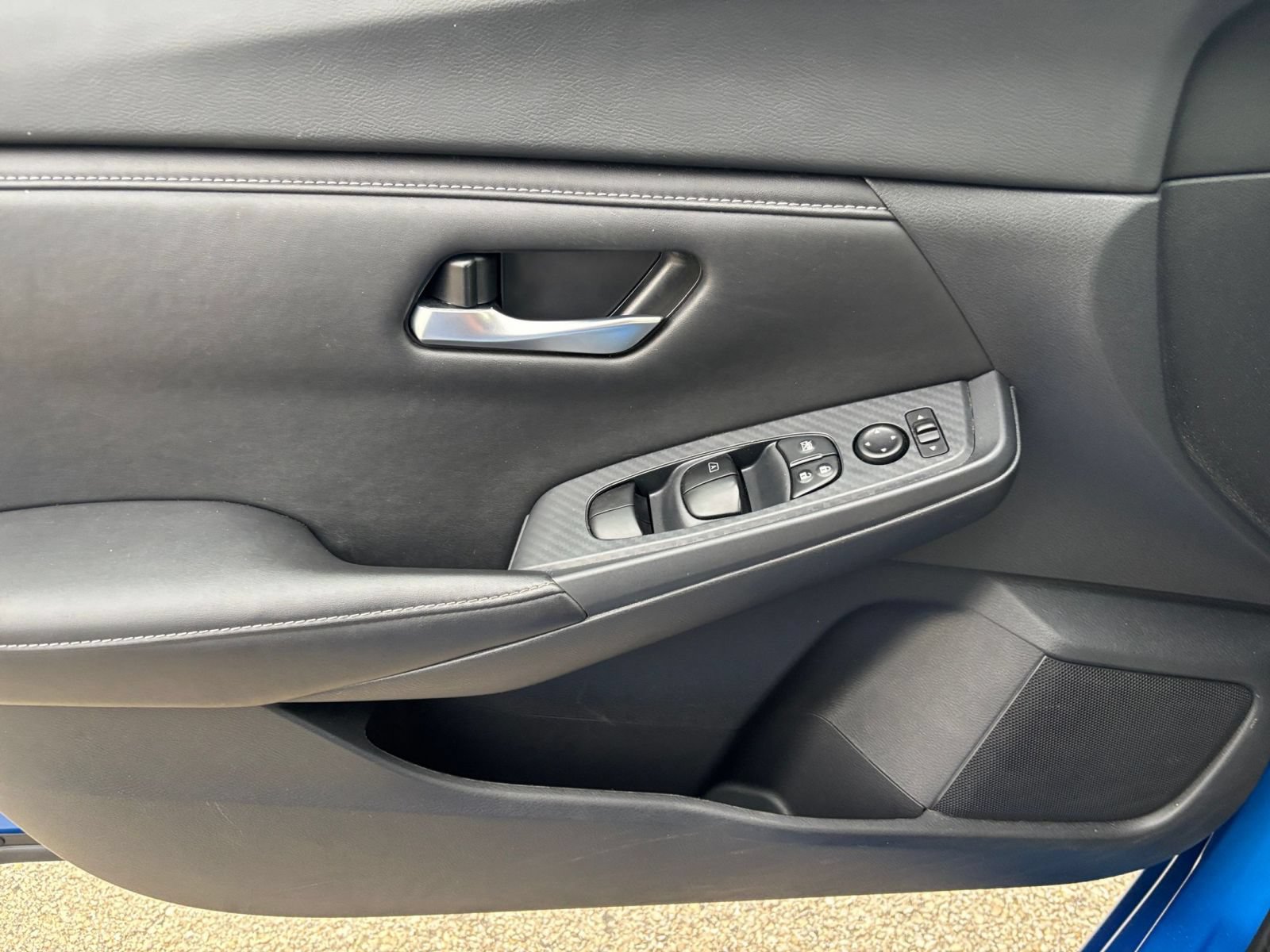 Used 2025 Nissan Sentra SV FWD image 18