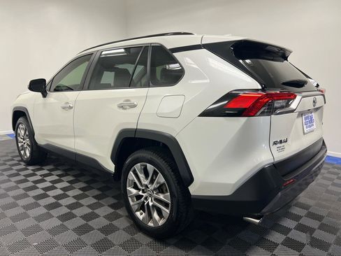 Used 2019 Toyota RAV4 Limited FWD image 10