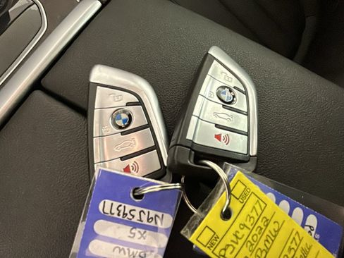Used 2022 BMW X5 xDrive40i AWD/4WD image 21