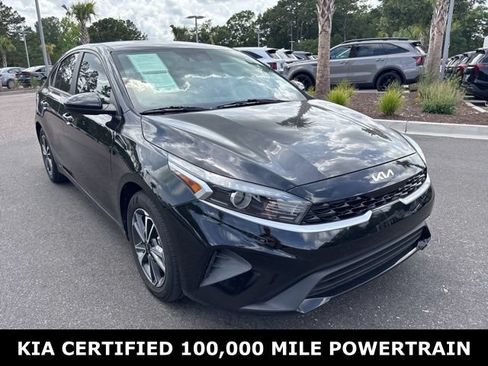 Certified 2023 Kia Forte LXS FWD image 3