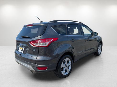 Used 2016 Ford Escape SE w/ Equipment Group 201A image 5