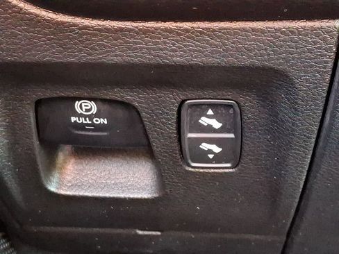 Used 2023 RAM 1500 Big Horn image 28