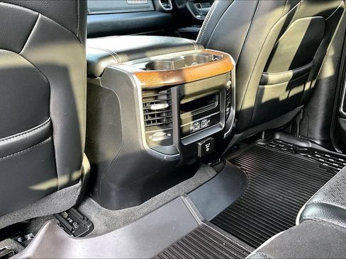 Used 2021 RAM 1500 Laramie AWD/4WD image 11