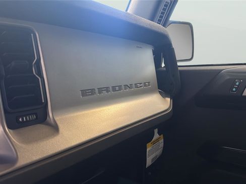 Used 2025 Ford Bronco Outer Banks image 18