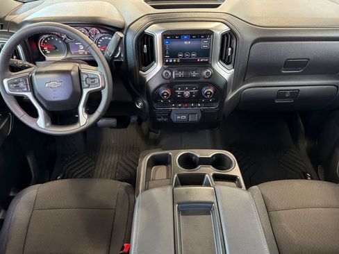 Used 2019 Chevrolet Silverado 1500 LT Trail Boss w/ Convenience Package AWD/4WD image 3