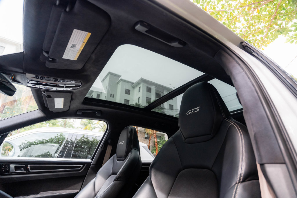 Used 2021 Porsche Cayenne GTS AWD/4WD image 55