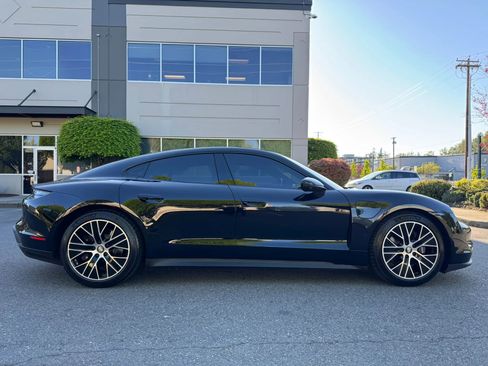Used 2021 Porsche Taycan RWD image 12