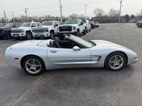 Used 2002 Chevrolet Corvette Convertible w/ Preferred Equipment Group1 image 10