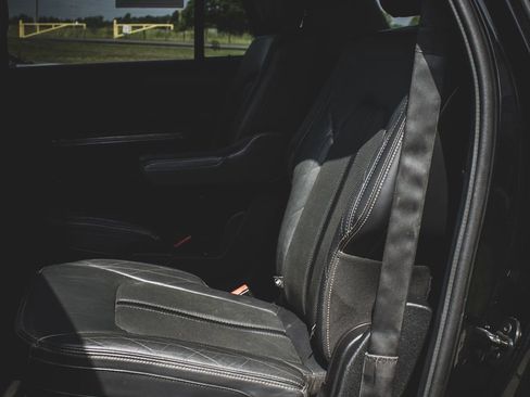 Used 2019 Ford Expedition Max Platinum AWD/4WD image 34