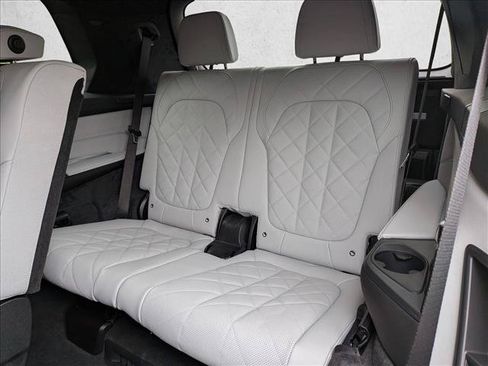 Used 2026 BMW X7 xDrive40i w/ Premium Package AWD/4WD image 18