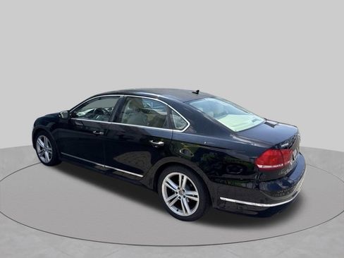 Used 2015 Volkswagen Passat 1.8T SE FWD image 3