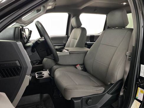 Used 2016 Ford F150 XLT image 17