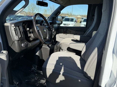 Used 2017 Chevrolet Express 2500 LS image 15