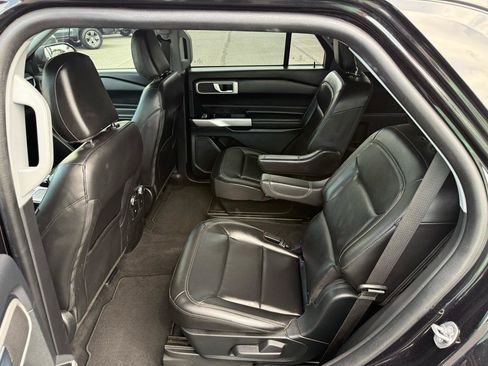 Used 2022 Ford Explorer XLT w/ Equipment Group 202A RWD image 14
