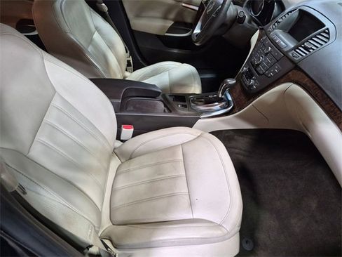 Certified 2013 Buick Regal Premium image 29