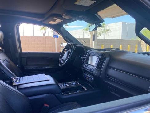 Used 2019 Ford Expedition Limited w/ Equipment Group 302A AWD/4WD image 5