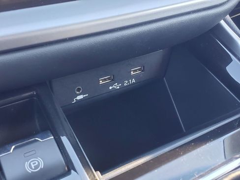 Used 2020 Subaru Outback Premium image 27