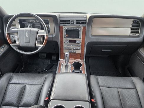 Used 2012 Lincoln Navigator 4WD image 7