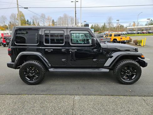 Used 2021 Jeep Wrangler Unlimited Sahara image 6