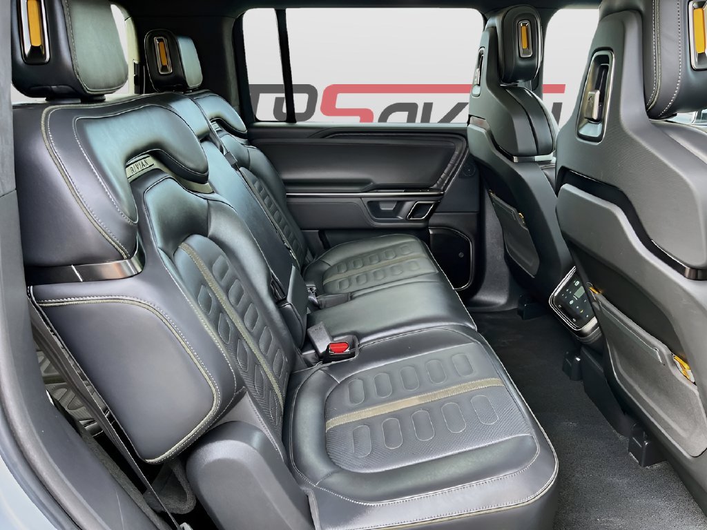 Used 2024 Rivian R1S Adventure Dual AWD/4WD image 27