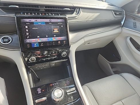 Used 2022 Jeep Grand Cherokee Overland w/ Advanced Protech Group III image 14