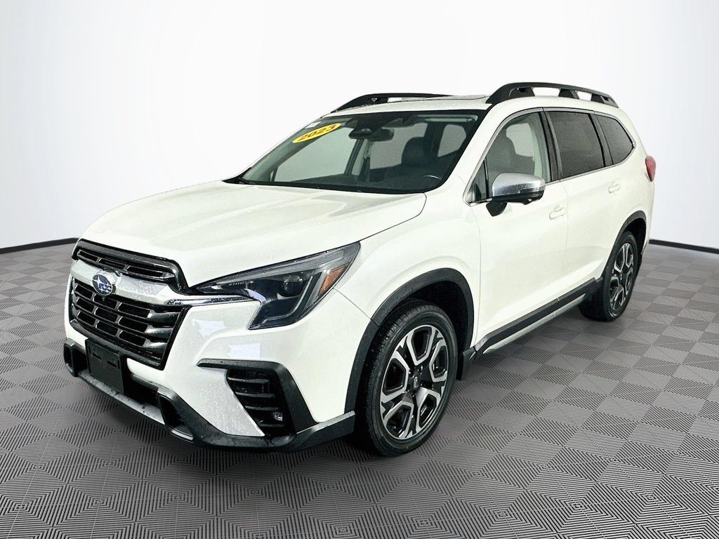 Used 2023 Subaru Ascent Limited w/ Technology Package AWD/4WD image 5